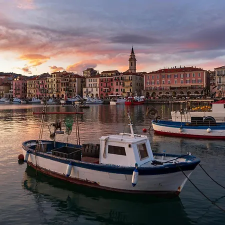 Timeless Escape - Garden And Sea - Happy Imperia