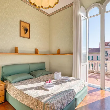 Timeless Escape - Garden And Sea * Imperia